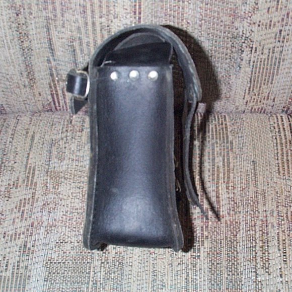 Motorcycle handlebar leather bag - Picture 3 of 4